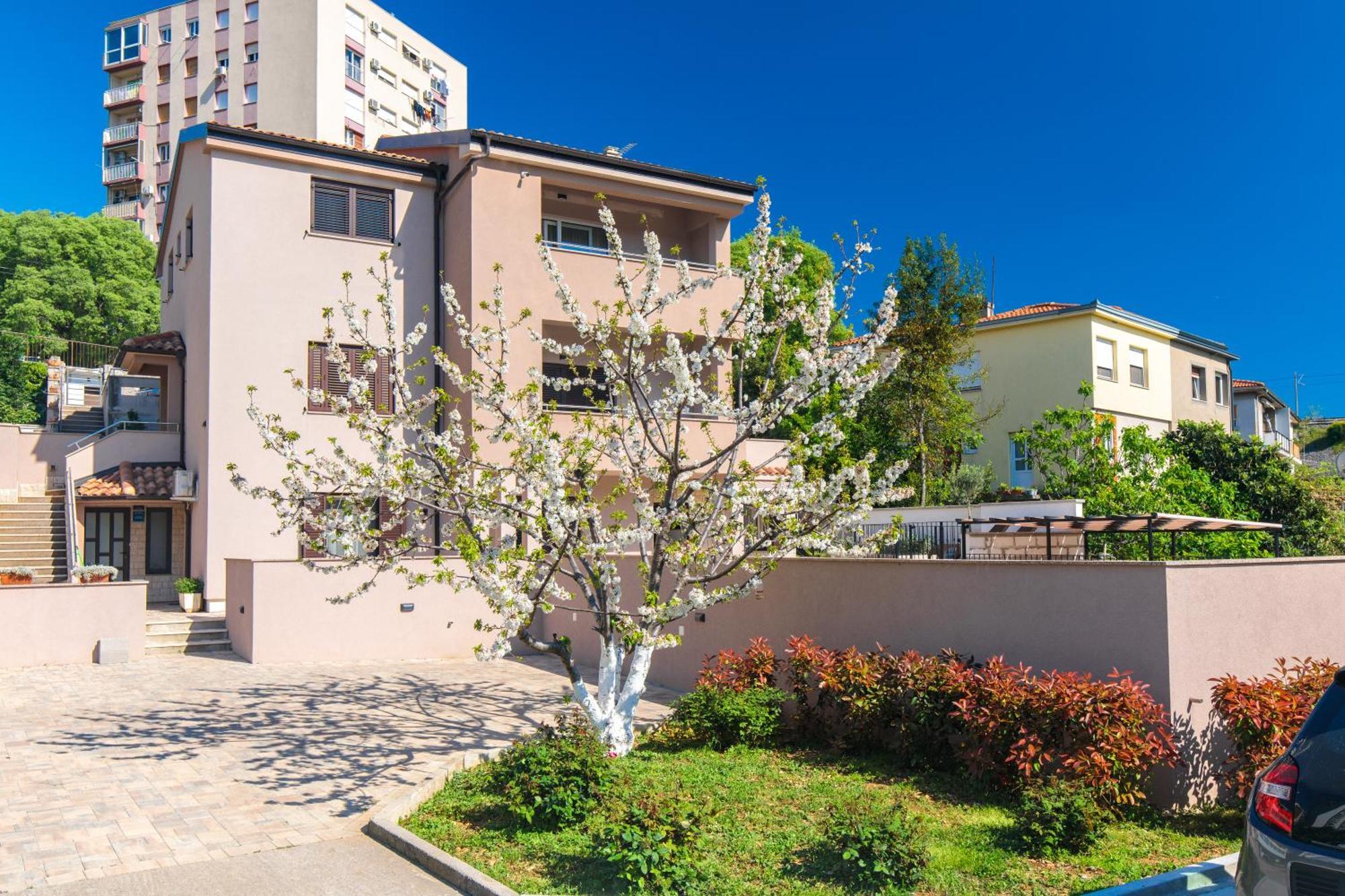 Ela Apartment Rijeka Exterior photo